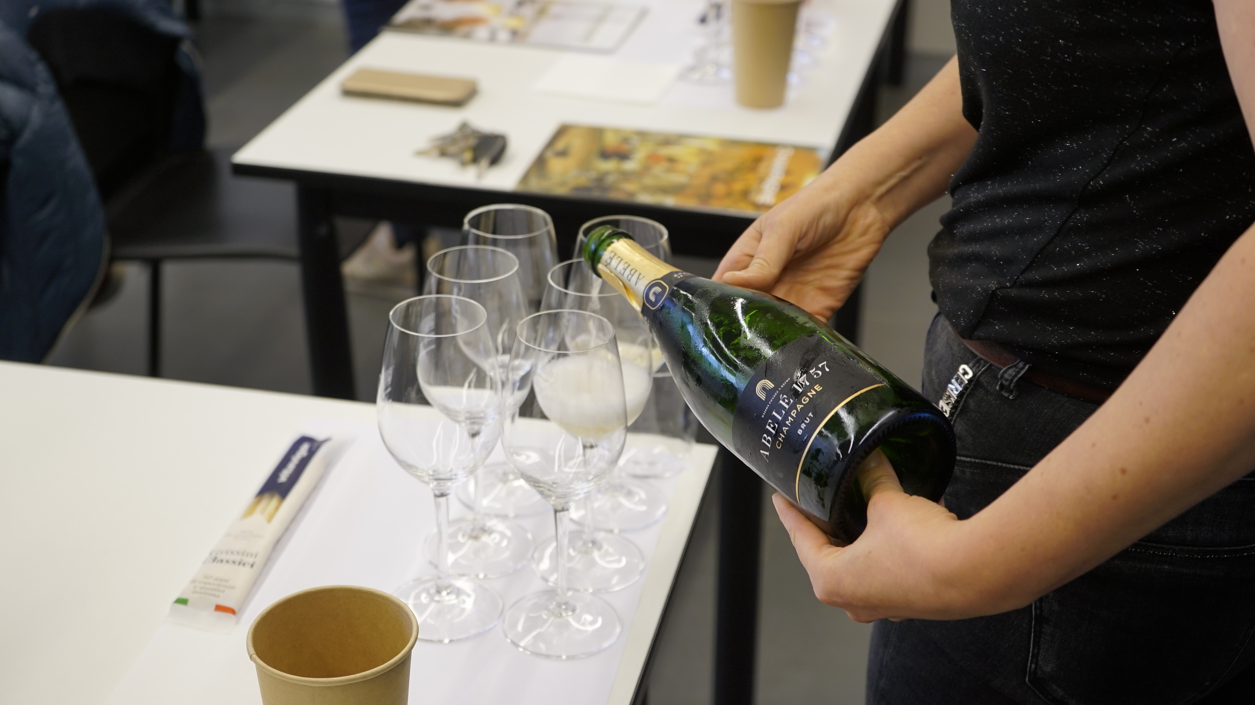 Fotografía de: Clase sobre el champagne en el Diploma Superior de Sommelier | CETT